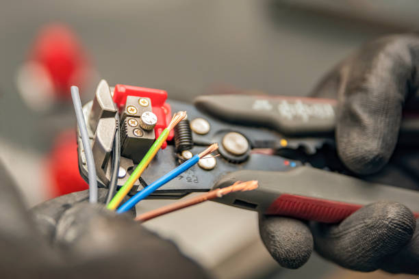 Best Licensed Electrician  in Montgomery, MN